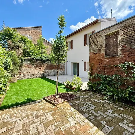 Il Giardino Segreto Apartment *